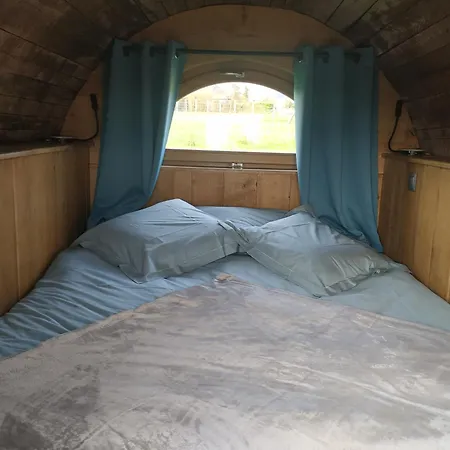 ラグジュアリーテント Tonneaux Normands Insolites